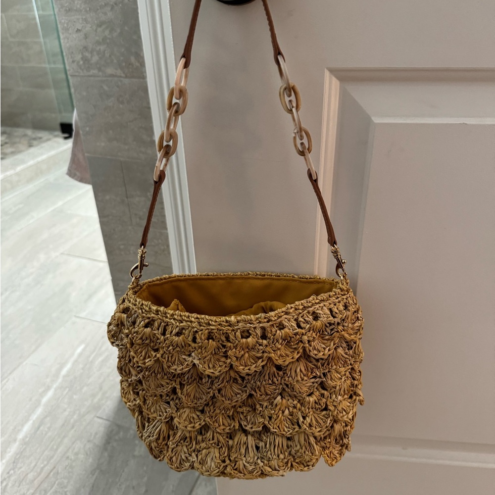 Chic Tan Woven Shoulder Bag